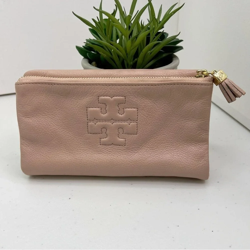 42- Tory Burch Fold Bag